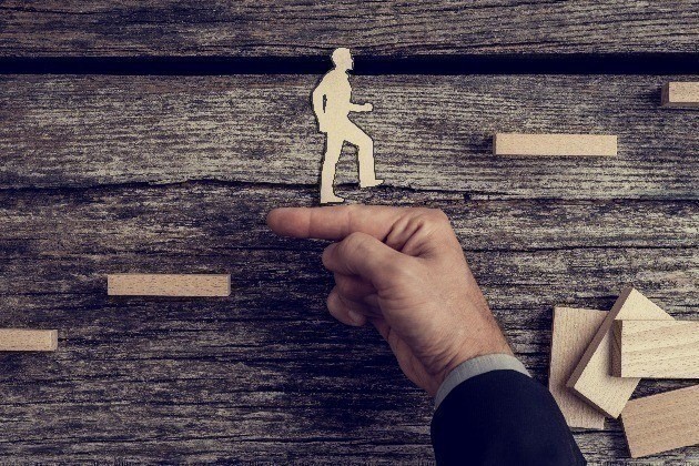 Vendere casa da solo non va bene